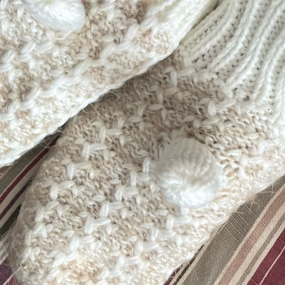 Sonoma White and Tan Knit Mittens